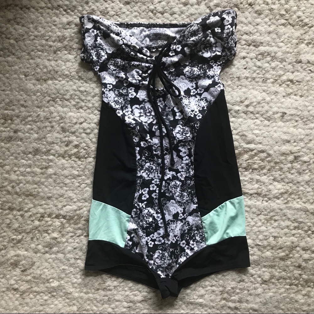 FREE PEOPLE x ZINKE one piece surf SWIMSUIT cutout - Picture 3 of 7
